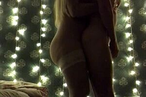 hey, that milf roommate fucked me doggystyle for being bad 😏