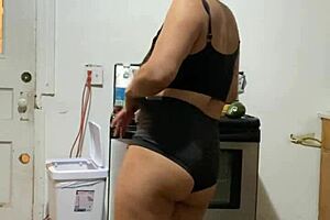 Anna Maria mature latina in black workout apparel part 2