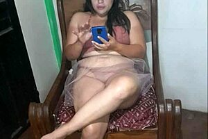 gordita caliente se masturba rico