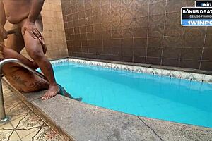 piscininha with my lover on the stairs put the stick