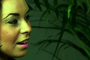 Черт эти грудастые шлюхи выдоивают твердые хуи досуха