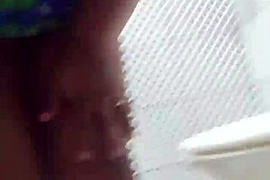 Housewife with giant ass cleans bathroom naked 😍 homemade fun