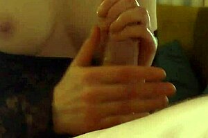 This video shows MILF Anna offering her best teasing handjob ever before moaning a great orgasm followed by cumshot