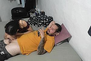 Finding an amateur ALL NATURAL couple for sex tease and pleasure for the young amateur couple and the mature amateur woman