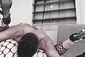 Trailerpaty angel took the employee and rode his dick.