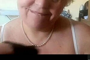 Mature wife Dalia's intimate salad preparation