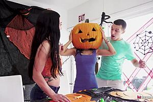Tia Cyrus and Johnny bring Halloween fun in comic video