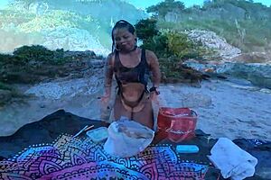 Once again, a sexual experience with a woman of color and her big booty this time with the focus on a more mature woman