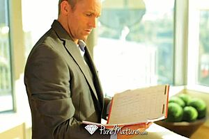 Aaliyah Love Grinds Her Man's Dick On Couch