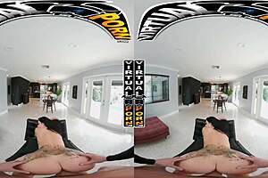MILF Bella Scorpion in VR action