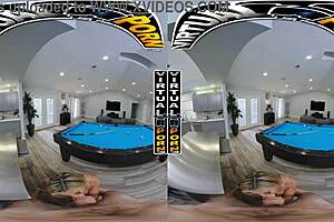 和性感拉丁人妻Caitlin Bell玩虚拟台球超爽