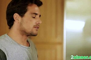 Milf Gets Pussy Licked And Gives Head In Kitchen