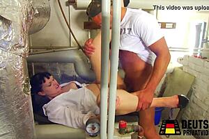 mit der muschi bezahlt for a wild tattooed milf ride