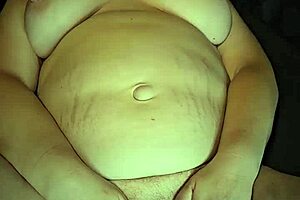 Thicc milf cums hard 😍