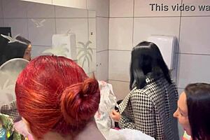 O Bar Com Calcinhas Penduradas No Teto Creampie Assfucking