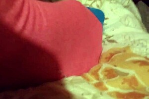 i'm watchin my ex suckin it good, but she's so amatuer at blowjobs