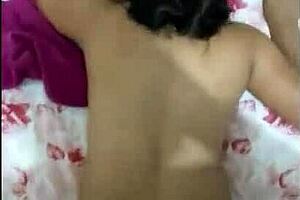 mujer cachonda con tetas grandes le encanta que se la metan hasta el fondo