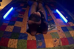 sensual soles in fishnet pantyhose 😘