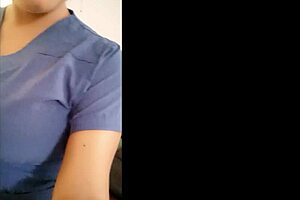 Enfermera Toca Tetitas Para Seducir Seguidores En Hospital