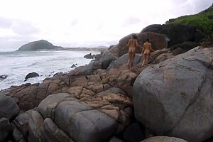 Lady Milf Joy Cardozo Enjoys Pernocas On The Beach