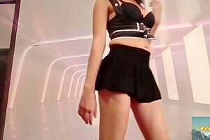 sexy milf wife does solo webcam show for amateurs, chatting naughty 😏