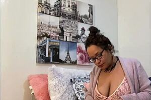 Anna Maria teases in pink lingerie!