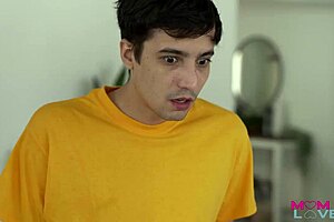 Veronica Weston krijgt hardcore doggy cumshot