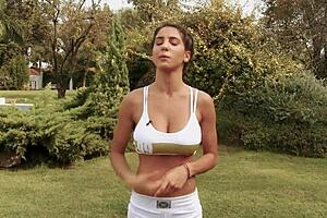 My secret to toned arms and great body shape says a mature mom Cinthia Fernandez
