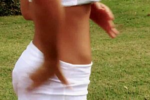 Cinthia fernandez, is this your secret arm workout?