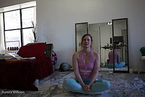 Chubby solo yoga with milfs and daughter