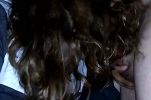 AMATUER MILF BLOWJOB HOMEMADE