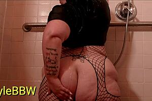 BbW Kylie Showers In Fishnets!