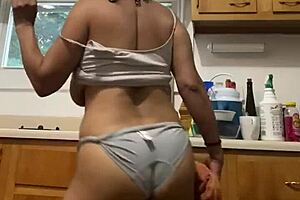 i'm this latina milf enjoying the dishes