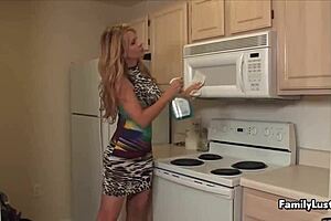 Pumping MILF's vagina for satisfaction