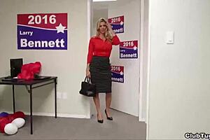 Super Hot Milf POV Handjob Action