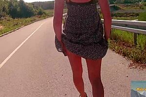 i feel so sexy showing off outdoors, mala dvojka, wanna see me touch myself?