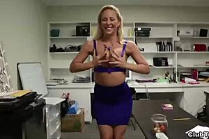 Clubtug - Super Sexy Milf Pov Handjob