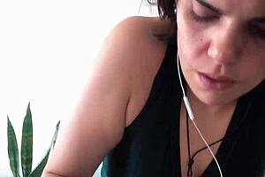 Jenna seduces studnt with massag, oh wow