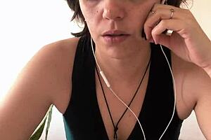 MILF shows off German skills