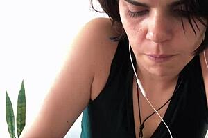 Alternative MILF shows off her German language skills