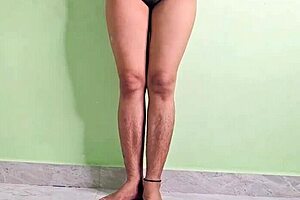 Hot Indian schoolgirl in viral videos with deep throat scene and orgasm
