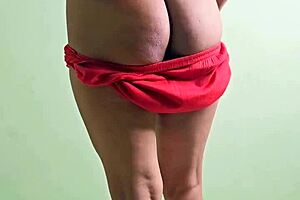 Hot Indian schoolgirl in viral videos with deep throat scene and orgasm