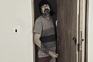 I lost control and fucked my stepdaughter at night.