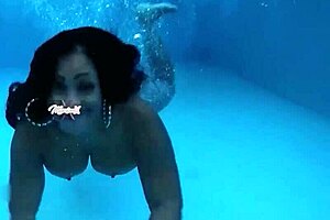 Oriental nympho Maxine X teases her ass with an inflatable plug, building to wet orgasms and cunilingus.