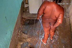 Look at this! Hidden cam catches stepmom showering in yard