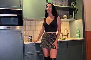 Stepmom seduces stepson with hot assets to forget ex
