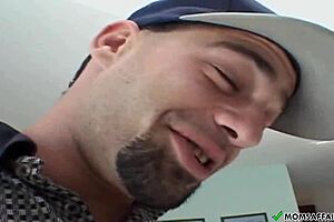 Exploring Why Asian Mature Women Are Considered the Best in Various Aspects