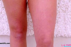 i see cute teen blonde showin sexy body