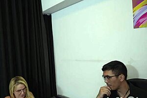 Tiffany Montavani Gets Fisting in Asshole Therapy