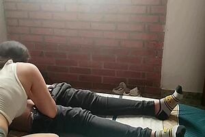 Hot Colombian wife gives solo show